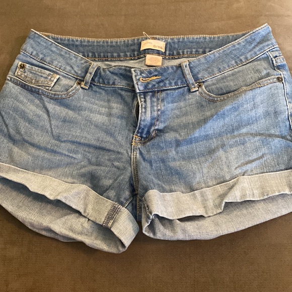 Gap size 28/6 jean shorts lot - Picture 3 of 5